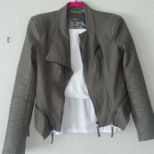 BlankNYC taupe structured PU leather jacket😍